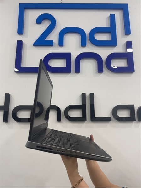 Laptop Dell Precision 7530 - i7 8850H - 32/512GB SSD - Card Nvidia quadro P1000 - Màu bạc - Pin 65% - Ngoại hình 97% - Màn trầy , phản quang , ám hồng , bể viền màn , 1 mảng vàng , phím mòn , vỏ móp , hở vỏ - Kèm sạc 2
