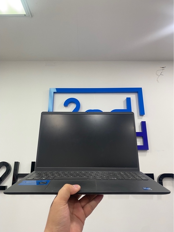 Laptop Dell Vostro 15 3510 - I5-1135G7 - Ram 8GB - SSD 512GB - Pin: 100% thay new - Màu đen - Ngoại hình: 97.5 - Màn ám hồng, phản quang, tróc touchpad - Kèm sạc