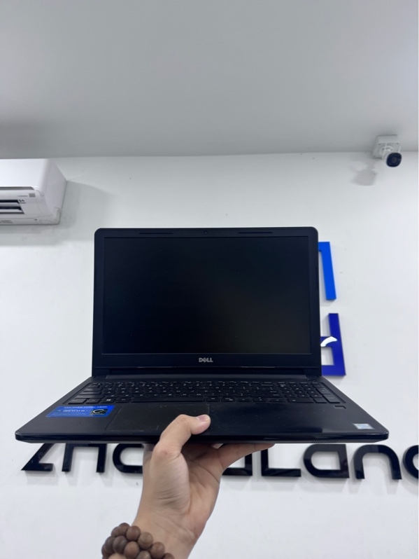 Laptop Dell Vostro 15 3578 -i5-8250U - 20Gb/1Tb HDD - Màu đen - Pin 60% - Sức khoẻ ổ tốt - Ngoại hình 97% - Viền trầy xước, nứt 1 góc, ám hồng, phản quang rõ, mất vân tay - Kèm sạc