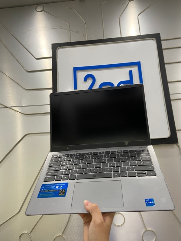 Laptop Dell Vostro 3420 - i5 1235U - 8/512GB SSD - Pin 57% - Màu xám - Ngoại hình: 97% - Trầy xước xung quanh, nứt khung màn, màn sọc, ám đen viền nặng, phản quang nhiều, ám phím - Kèm sạc