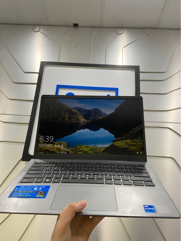 Laptop Dell Vostro 3420 - i7-1255U - Ram 16/512GB SSD - Pin 77% - Màu xám - Ngoại hình: 97% - Bể khung viền màn, trầy xước ngoại hình, ám hồng nửa màn - Kèm sạc