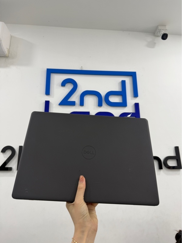Laptop Dell Vostro 3500 - i3-1115G4 - 8/SSD 256GB - Màu xám - Pin 65% - Ngoại hình 97% - Màn trầy , hồng nhẹ , viền trầy xước , hở vỏ 1 góc - Kèm sạc