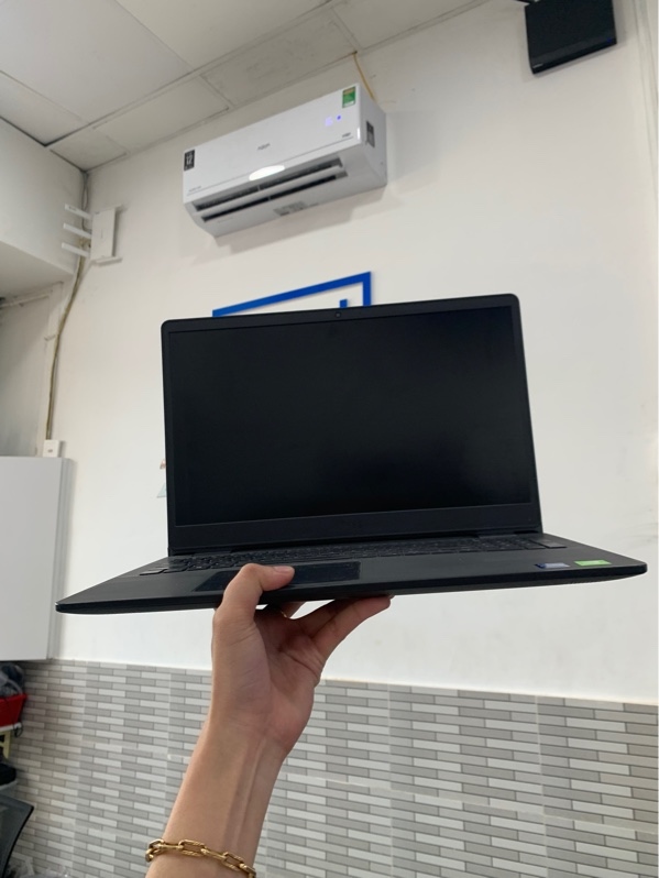 Laptop Dell vostro 3500 - I7-1165G7 - GeForce MX330 - Ram 16/512GB - Màu đen - Pin 24% - Ngoại hình: 96% - phản quang - Kèm sạc