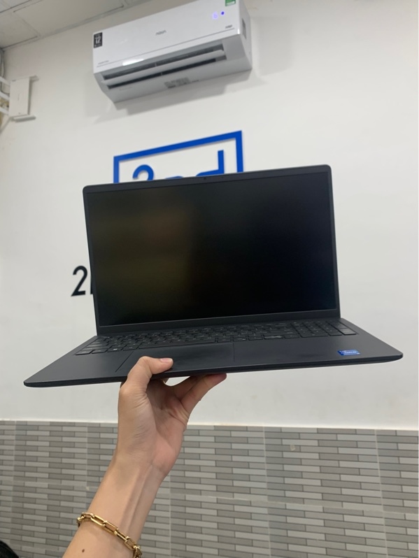 Laptop Dell vostro 3520 - i5-1135G7 - Ram 16/512 ssd - Màu đen - Pin 60% - Ngoại hình: 98% - Màn in phím - Kèm sạc