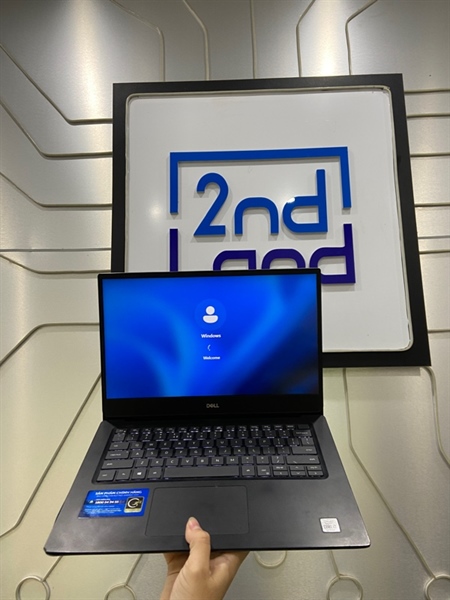 Laptop Dell Vostro 5490 - i3-10110U - Ram 4/128GB SSD - Pin 65% - Màu đen - Ngoại hình: 97% - Cấn góc, hở nhựa cạnh viền - Kèm sạc 1