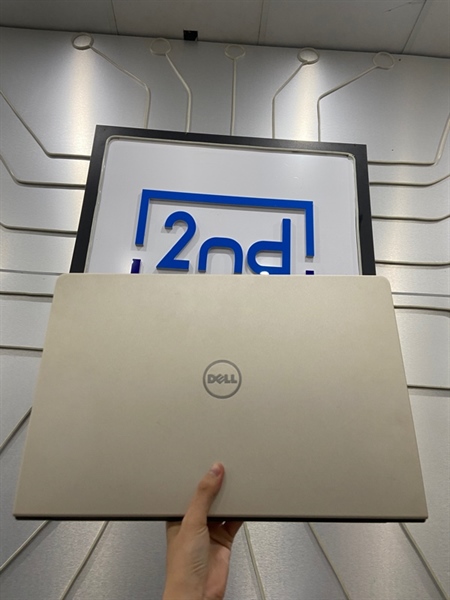 Laptop Dell Vostro 5568 Gold - i5-7200U - Ram 8/240GB SSD - Pin 100% đã thay - Màu Gold - Ngoại hình: 98% - Chuột trái vật lý hư - Kèm sạc
