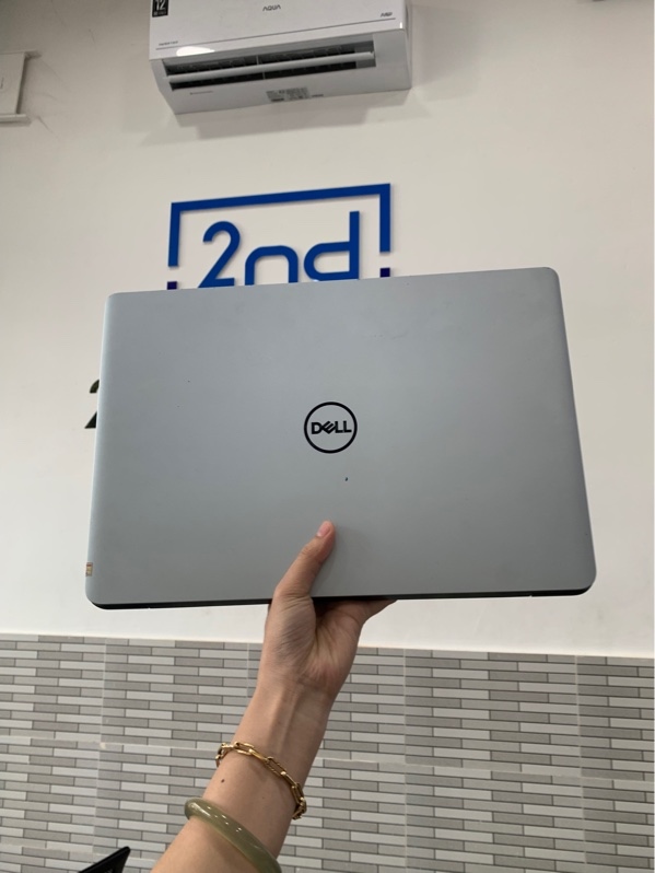 Laptop Dell Vostro 5581 - i5-8265U - MX 130 2gb - Ram 8gb/ssd 250gb - Màu bạc - Pin 87% - Ngoại hình: 98% - Màn ám hồng - Kèm sạc
