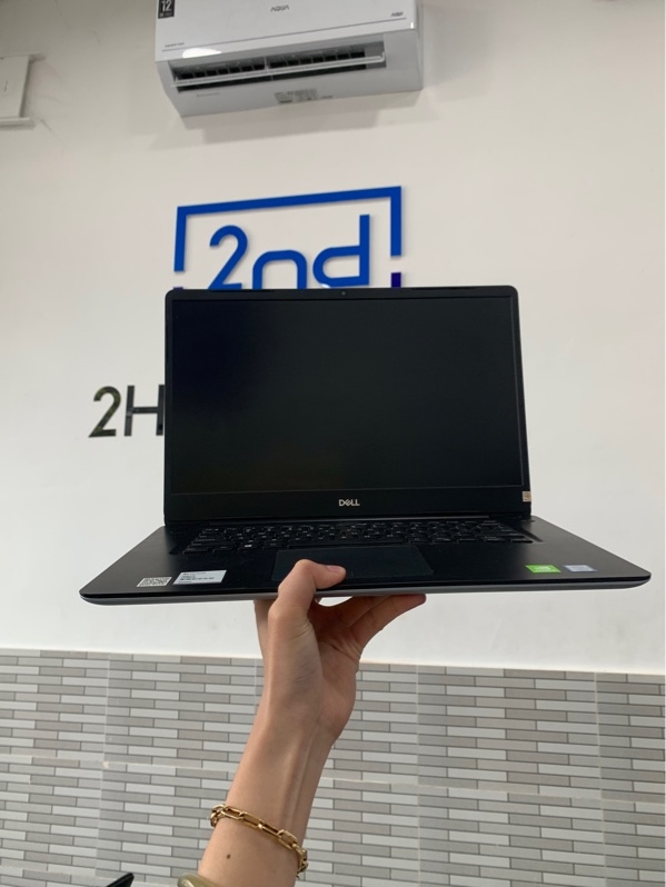 Laptop Dell Vostro 5581 - i5-8265U - MX 130 2gb - Ram 8gb/ssd 250gb - Màu bạc - Pin 87% - Ngoại hình: 98% - Màn ám hồng - Kèm sạc