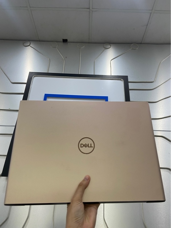 Laptop Dell Vostro 5741 - Chip intel i5-8250U - Ram 4GB SSD 256GB - Pin 95% - Màu hồng - Ngoại hình : 97% - Kèm sạc