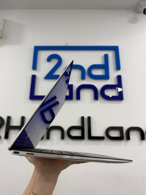 Laptop Dell XPS 13 9310 - i7-1185G7 - 16/1TB ssd - Màu bạc - Pin 56% - Ngoại hình 98% - Màn cảm ứng , màn tối 2 cạnh , hở sáng , ám vàng , ổ sức khoẻ 99% - Kèm sạc