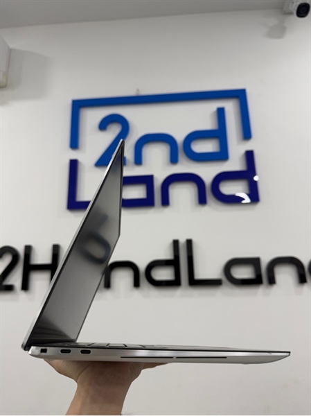 Laptop Dell XPS 15 9510 - i7 11800H/RTX3050Ti - 16/512GB SSD - Màu bạc - Pin 59% - Ngoại hình 97% - Màn viền ám xanh , hở sáng nhẹ góc trái , cấn góc nhẹ - Kèm sạc 1
