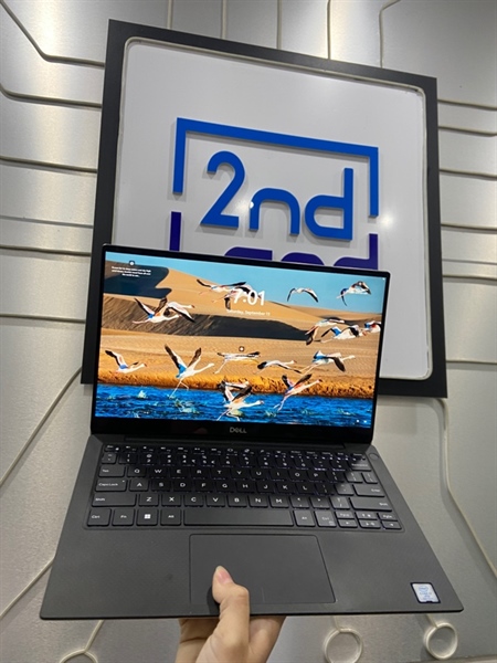 Laptop Dell XPS13 9380 - i7-8665U - Ram 16/512GB SSD ( tình trạng tốt ) - Màn cảm ứng - Pin 92% - Màu bạc - Ngoại hình 98% - Kèm sạc 1
