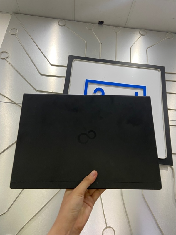 Laptop Fujitsu FMVC07007 - Nội Địa Nhật - TouchPad đơn điểm- Intel Celeron CPU 3865U- Ram 8/128GB SSD - Pin 47% - Màn ám viền vàng 2 bên nặng viền, ám xanh viền dưới, viền tróc sơn - Kèm sạc - Không bảo hành