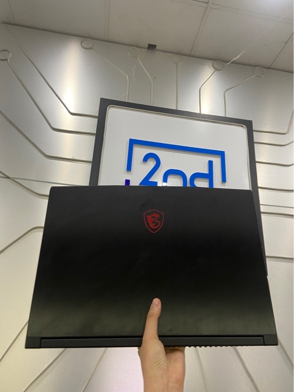 Laptop GF63 Thin 11SC - Core i5-11400H - Màn 144Hz - GTX 1650 - Ram 8/512 GB SSD - Pin 73% - Màu đen - Ngoại hình: 97% - Màn in phím , ám vàng , ám viền - Kèm sạc