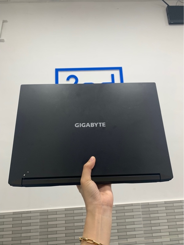 Laptop GIGABYTE G5 GD - i5-11400H - 16GB/512GB - RTX 3050 4GB - Màu đen - Pin 77% - Ngoại hình: 98% - Màn phản quang trên 6 đốm, màn ám xanh - Kèm sạc