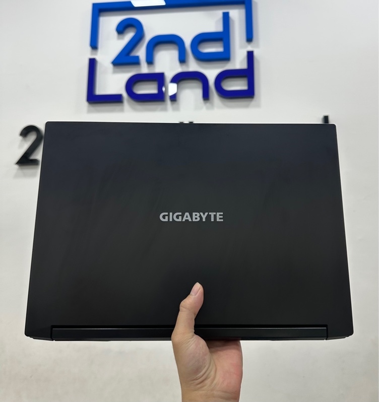 Laptop GIGABYTE G5 GD - i5 11400H - RTX 3050 - Ram 24/512 SSD - Pin 71% - Màu đen - Ngoại hình 97% - Màn ám phản quang, thanh nhựa khe gió cạnh bên trái gãy nhẹ - Kèm sạc