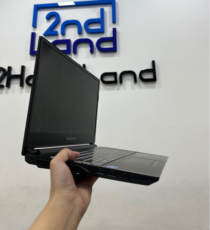 Laptop GIGABYTE G5 GD - i5 11400H - RTX 3050 - Ram 24/512 SSD - Pin 71% - Màu đen - Ngoại hình 97% - Màn ám phản quang, thanh nhựa khe gió cạnh bên trái gãy nhẹ - Kèm sạc