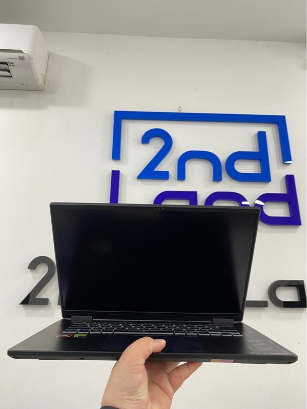 Laptop Gigabyte gaming A16 3TH - Chip AMD Ryzen 7 260w/ Radeon 780M graphics - card NVIDIA GeForce RTX 5050 GPU - 16GB/ SSD 512GB - Màn hình 165HZ - Màu đen - Pin 100% chu kì sạc 1 - Ngoại hình 98% - Kèm Box , sạc - còn bảo hành đến 03/10/2027