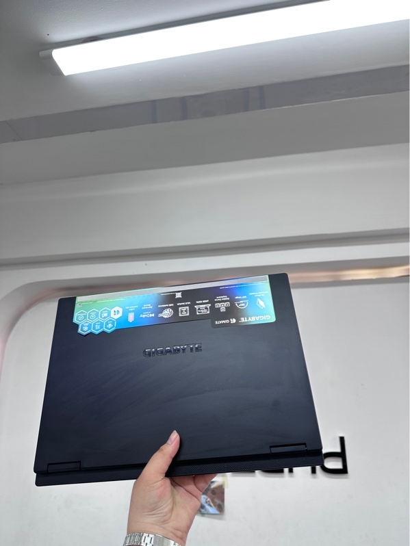 Laptop Gigabyte Gaming A16 - CVH I7-13620H 16/1T - Rtx 5060 2k ips qhd+ - Màu đen - Pin 100% - Ngoại hình 98% - Kèm sạc - Còn bảo hành đến t9/2028 x gear
