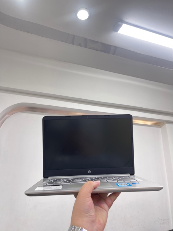Laptop HP 14-dq2xxx - i3-1115G4 - 4/256GB - Màu xám - Pin 96% - Ngoại hình 97% - Ám nhẹ, 1 đốm phản quang nhỏ - Kèm sạc