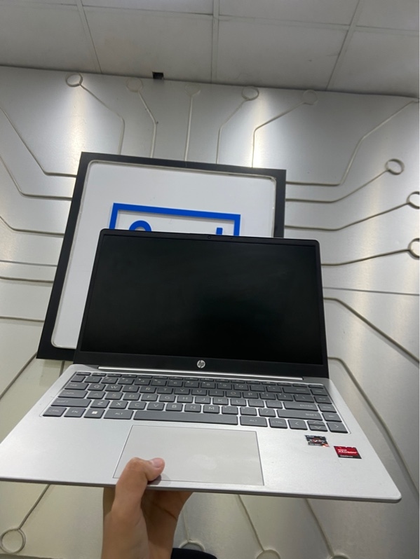 Laptop HP 14-em0085AU - AMD Ryzen 3 7320U - Ram 8/512GB SSD - Pin 100% - Màu xám - Ngoại hình: 98% - Màu xám - Ngoại hình: 98% - Màn ám vàng vừa - Kèm sạc