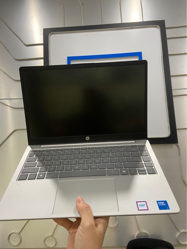 Laptop HP 14-ep1xxx - Core 5 120U - Ram 16/512GB - Pin 100% - Màu bạc - Ngoại hình: 98% - Kèm sạc