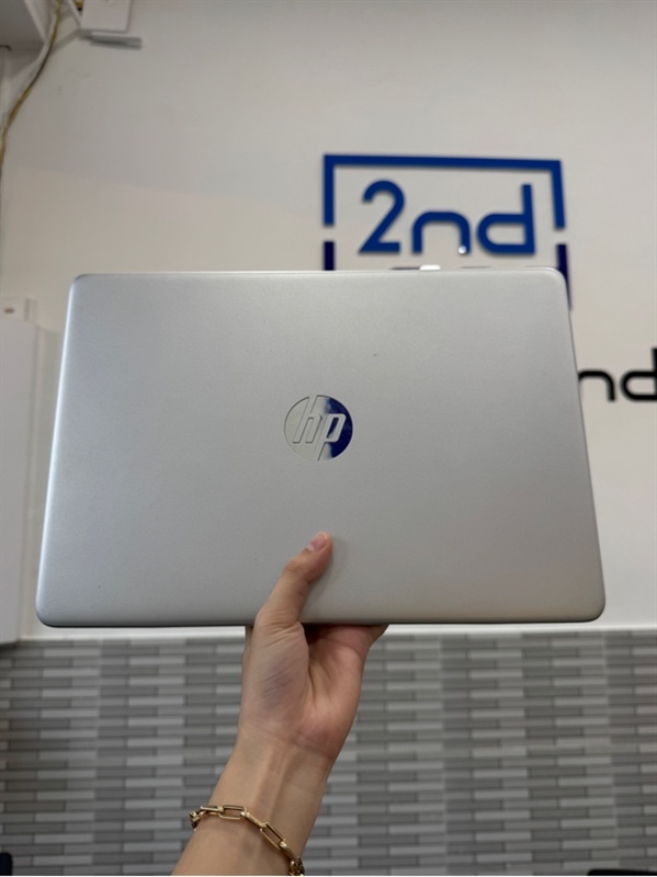 Laptop HP 14S DQS2XXX - i3-1115G4 - Ram 8GB/SSD 256GB - Màu trắng - Pin 87% - Ngoại hình: 98% - Màn ám hồng - Kèm sạc