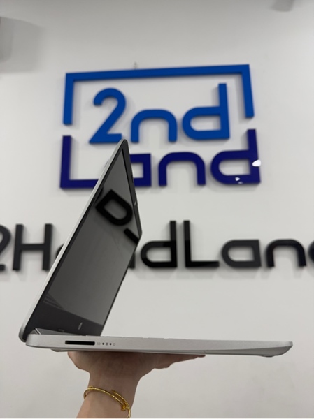 Laptop HP 14S-FQ1XXX - AMD Ryzen 5-5500U - 8/512GB SSD - Màu bạc - Pin 100% - Ngoại hình 98% - Màn trầy , ám hồng , phản quang nhiều đốm - Kèm sạc 1