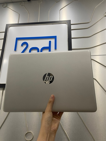 Laptop HP 14S - Pentium Silver N5030 - Ram 4/256 SSD - Pin 50% - Màu bạc - Ngoại hình: 97% - Màn ám xanh, 4 chấm phản quang - Kèm sạc