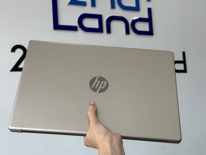 Laptop HP 15-EDOXXX, i5-13344 - Ram 16/512GB - Pin 95% - Ngoại hình:98% - Bạc - Kèm sạc