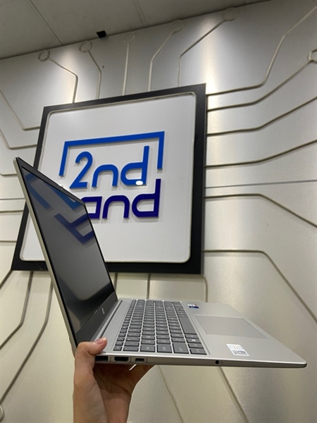 Laptop HP 15-FD0XXX - i5-120U - Ram 16/512GB - Pin 99% - Màu bạc - Ngoại hình: 98% - Kèm sạc 2