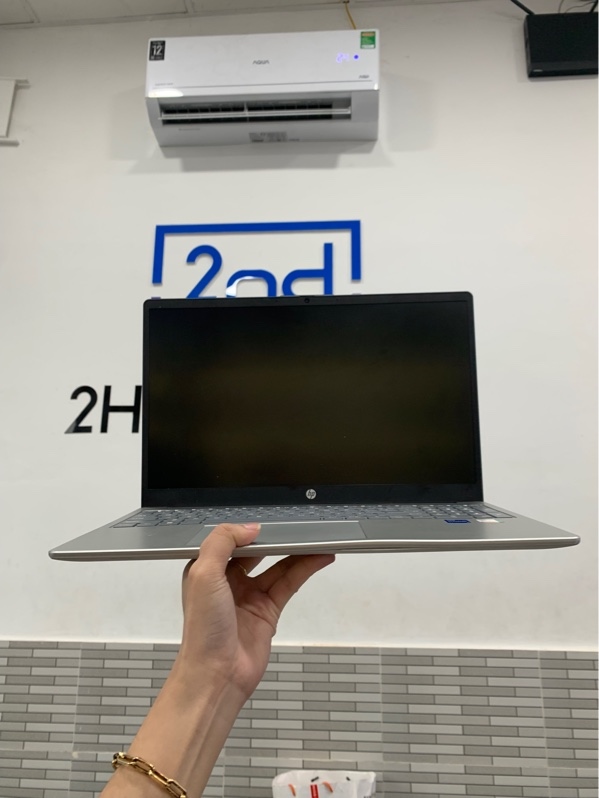 Laptop HP 15-FD0XXX - Intel Core i7-1355U - RAM 16GB/SSD 512GB - Màu bạc - Pin 89% - Ngoại hình: 97% - Trầy body - Kèm sạc
