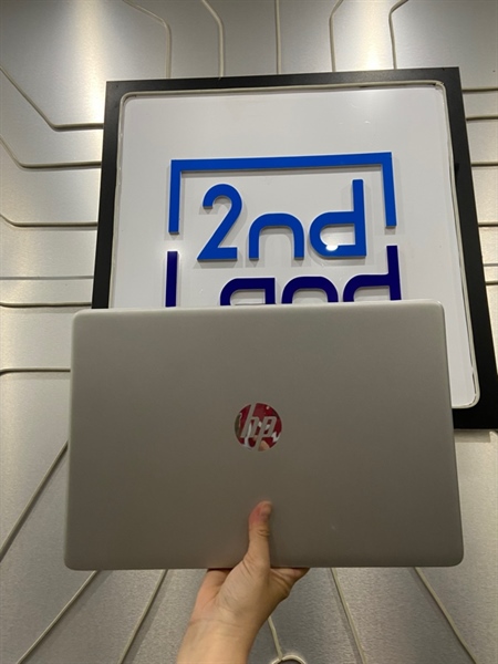 Laptop HP 15 - i5-12350 - Ram 8GB SSD 256GB - Pin 93% - Màu xám - Ngoại hình: 98% - Màn ám vàng, loa rè nhẹ - Kèm sạc