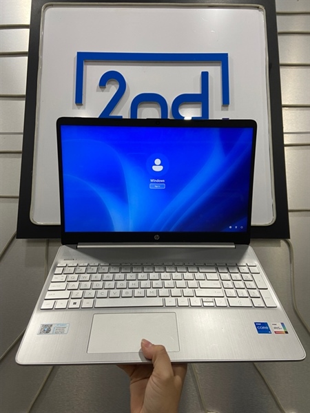 Laptop HP 15 - i5-12350 - Ram 8GB SSD 256GB - Pin 93% - Màu xám - Ngoại hình: 98% - Màn ám vàng, loa rè nhẹ - Kèm sạc 1