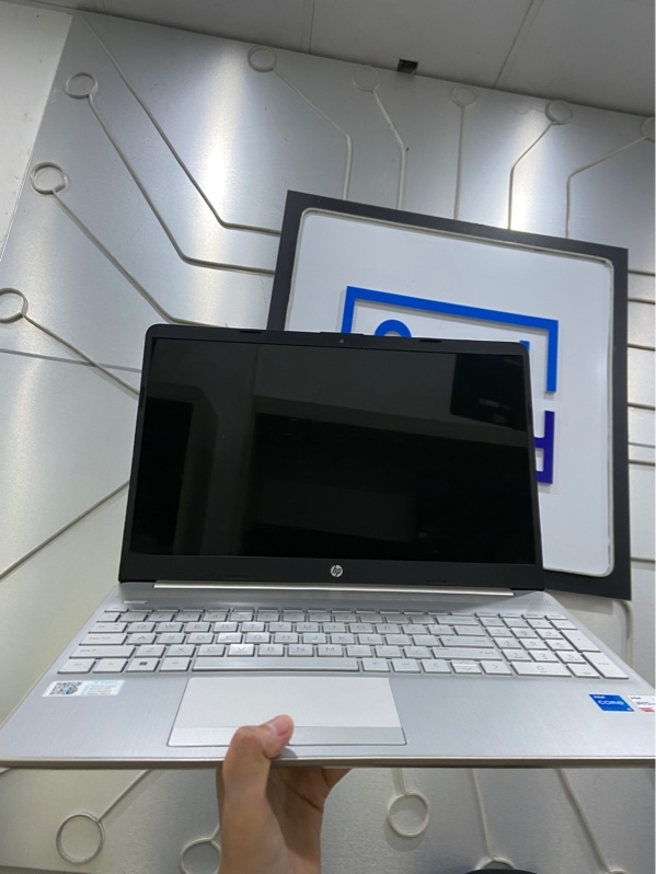 Laptop HP 15s-du3591TU - i5-1135G7 - Ram 8/512GB - Pin 76% - Màu bạc - Ngoai hình: 97% - Ám hồng, phản quang, lỗi ram - Kèm sạc