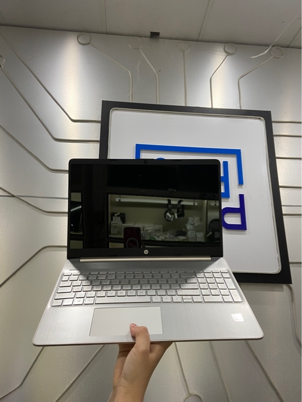 Laptop HP 15s FQ1XXX - I3-1005G1 - Ram 8/512GB SSD - Pin 100% - Màu vàng - Ngoại hình: 97% - Gãy pát chỗ loa, màn hồng, màn ám phím, màn bị đè dộp phim - Kèm sạc