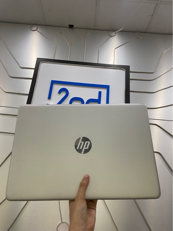 Laptop HP 15S-FQ2663TU - i3-1115G4 - Ram 8/256GB SSD - Pin 90% - Màu bạc - Ngoại hình: 97% - Màn ám hồng nhẹ, nền đen bầm 4 góc - Kèm sạc