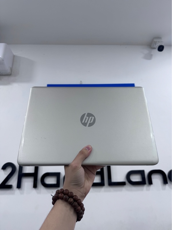 Laptop HP 15s-fq2711TU - i3-1115G4 - Ram 8GB - ssd 256gb - Màu xám - Pin 82% - Ngoại hình 97.5% - Màn trầy, phản quang, ám hồng, nứt 1 góc - Kèm sạc