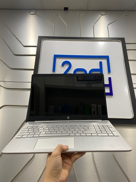 Laptop HP 15S-FQ2XXX - i5-1135G7 - Ram 16/500GB SSD - Màu bạc - Pin 70% - Ngoại hình: 97% - màn ám phản quang - Body - Kèm sạc 1