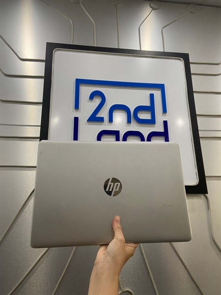 Laptop HP 15S-FQ2XXX - i5-1135G7 - Ram 8/512GB SSD - Pin 80% - Màu bạc - Ngoại hình: 97% - Mất 1 ốc mặt D, màn phản quang, hở sáng - Kèm sạc
