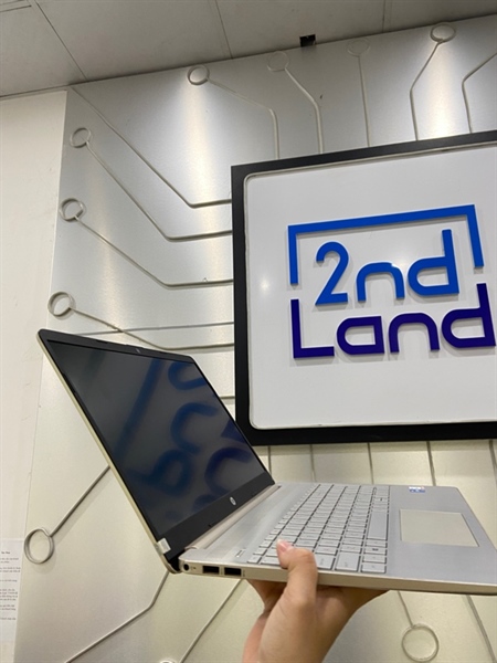 Laptop HP 15S-FQ2XXX - I5-1135G7- Ram 8/512GB SSD - Pin 85% - Màu bạc - Ngoại hình: 97% - Cấn nứt góc cổng sạc, màn sọc chớp, loa rè, trầy mặt A - Kèm sạc 2