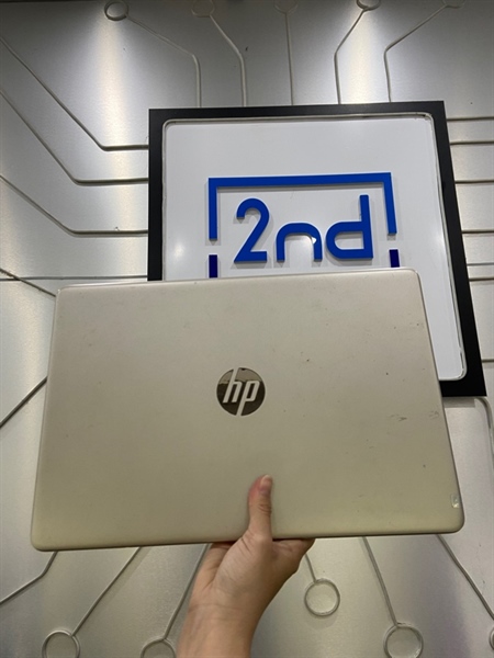 Laptop HP 15S-FQ2XXX - I5-1135G7- Ram 8/512GB SSD - Pin 85% - Màu bạc - Ngoại hình: 97% - Cấn nứt góc cổng sạc, trầy mặt A - Kèm sạc