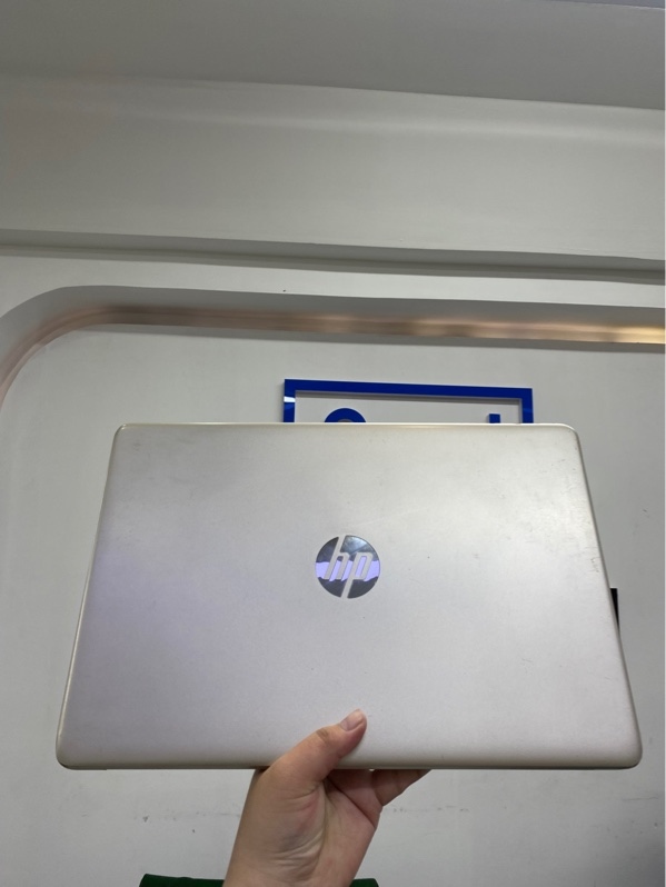 Laptop hp 15s fq2xxx - I5 - 1235G7 - ram 8/512gb ssd - Màu be - Pin thay 100% - Ngoại hình 97% - Màn in phím, màn ám hồng, màn đốm phản quang - Kèm sạc