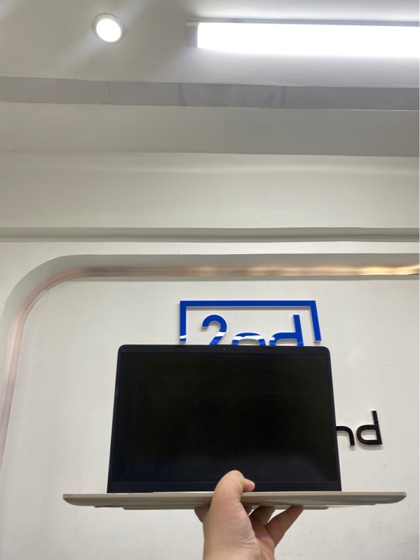 Laptop hp 15s fq2xxx - I5 - 1235G7 - ram 8/512gb ssd - Màu be - Pin thay 100% - Ngoại hình 97% - Màn in phím, màn ám hồng, màn đốm phản quang - Kèm sạc