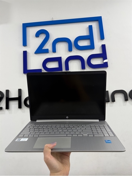 Laptop HP 15S-FQ5229TU - i3 1215U - 8/512GB SSD - Màu bạc - Pin 80% 91 chu kì sạc - Ngoại hình 98% - Màn hằn phím , ám vàng , nứt nhẹ cổng usb , mất 1 ốc đáy - Kèm sạc 2