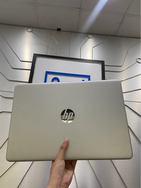 Laptop HP 15s-fq5xxx - i7 1255u - 8/512GB - Pin 92% - Màu bạc - Ngoại hình: 97% - Màn ám viền nhẹ, vài đốm phản quang nhỏ - Kèm sạc