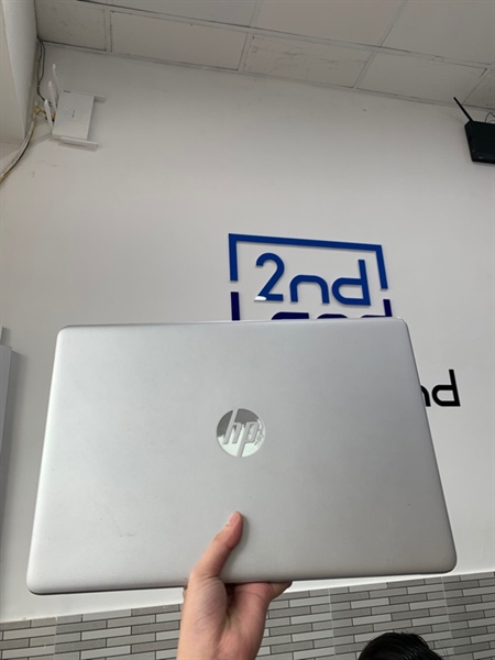 Laptop HP 15S-FQ5XXX - i7-1255U - Ram 16GB/512GB SSD - Màu bạc - Pin 85% - Ngoại hình: 98% - Màn in phím, 1 đốm phản quang - Kèm sạc