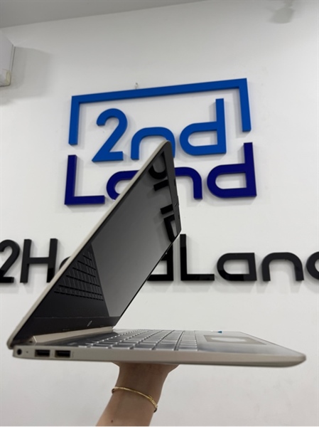 Laptop HP 15S - i7 1165G7 - Ram 8/512GB SSD - Màu vàng - Pin 78% - Ngoại hình 97% - Màn hồng nhẹ, sọc trắng, đốm phản quang - Kèm sạc 1