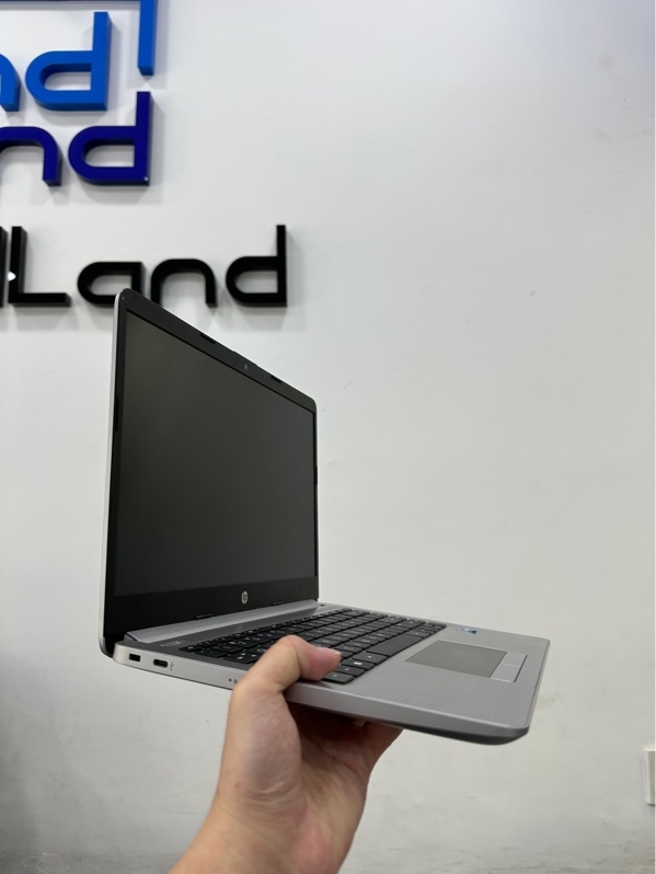 Laptop HP 240 G8 - i5 1135G7 - 8/512GB SSD - Pin 100% - Màu bạc - Ngoại hình 97% - Kèm sạc