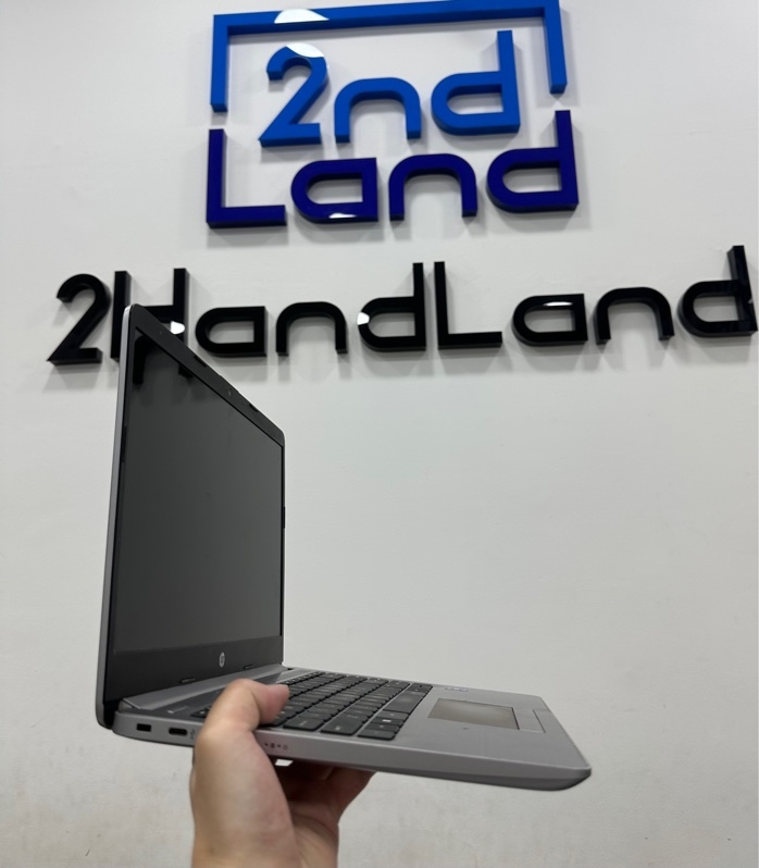 Laptop HP 240 G8 - i5 1135G7 - Ram 8/512GB SSD - Pin 100% - Màu bạc - Ngoại hình 97% - Màn ám theo thời gian sử dụng - Kèm Sạc